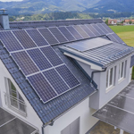 painéis solares instalados em uma casa